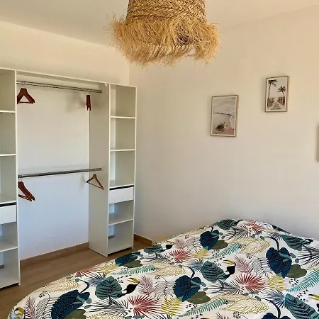 Detente Villa